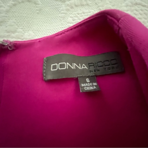 Donna Ricco V-Neck ruffle ham sleeveless dress. Size 6. - Picture 6 of 7